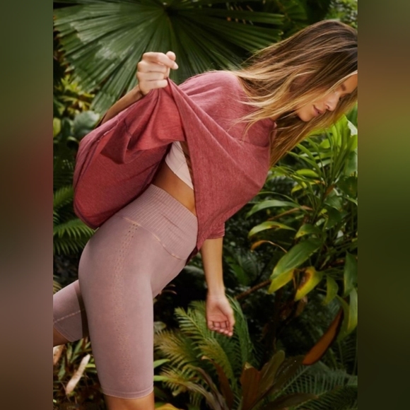 Free People Movement Good Karma Shorts in Elderberry Tea Mauve Size M/L NWT - Picture 2 of 10
